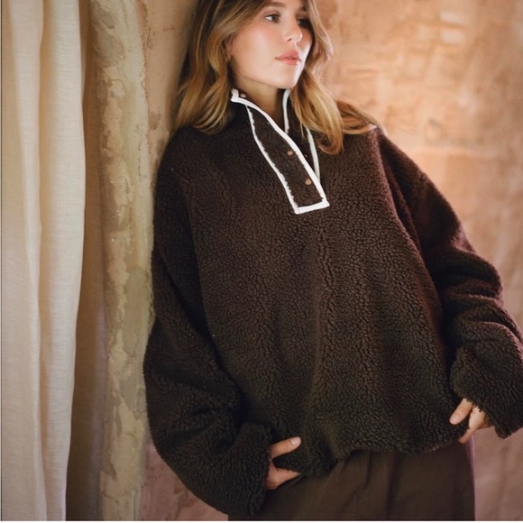 Parke Tops - Parke oversized pullover fleece in chocolate brown